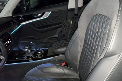 Hongqi HS5