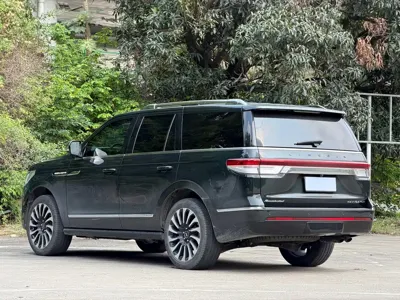 Lincoln Navigator