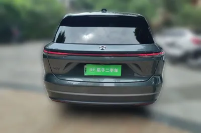 Nio ES8