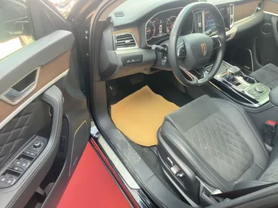 Hongqi HS7