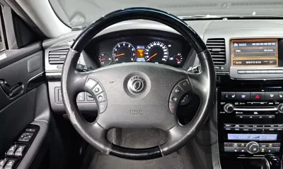 Kia Opirus