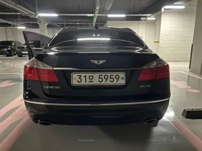 Hyundai Genesis