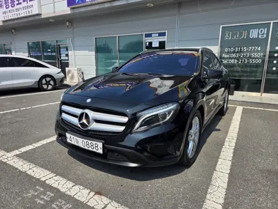 Mercedes-Benz GLA-Class