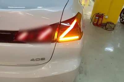 Peugeot 408