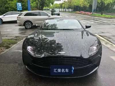Aston Martin DB11