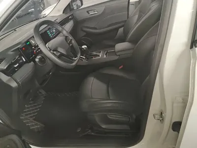 Roewe i5