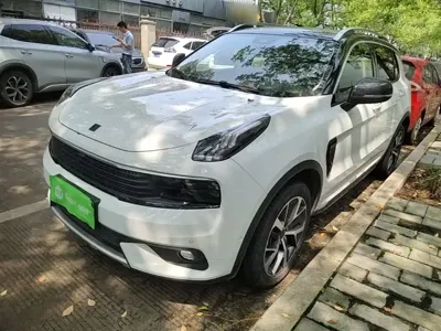 Lynk & Co 01