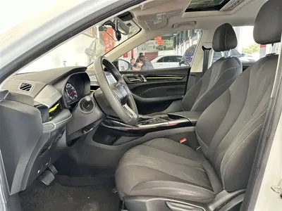 Roewe i5