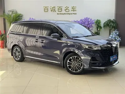 Roewe iMAX8