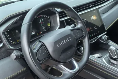 Lynk & Co 05