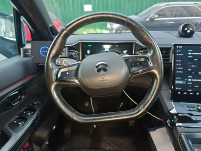 Nio ES8
