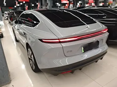 Nio ET5