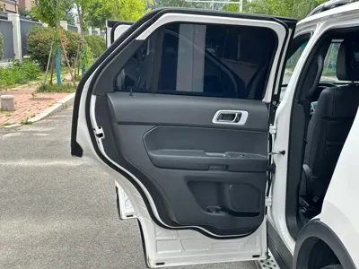 Ford Explorer (Import)