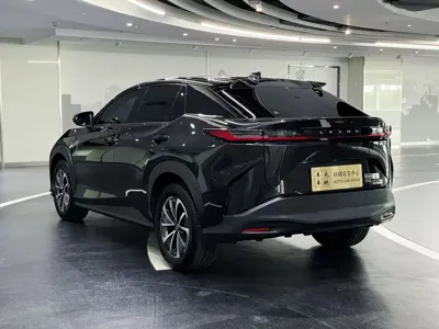 Lexus RZ
