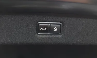 Genesis EQ900