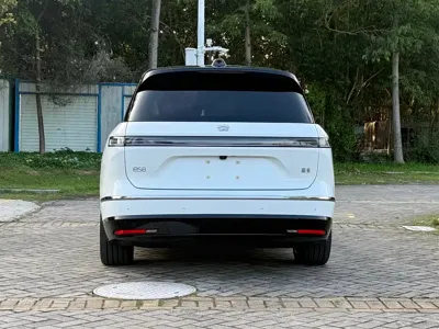 Nio ES8