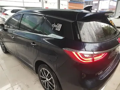 BYD MAX