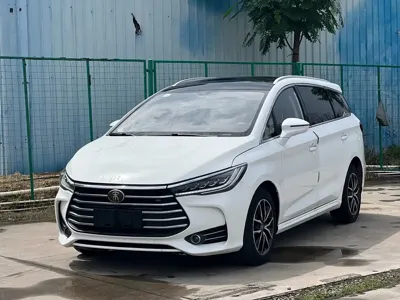 BYD MAX