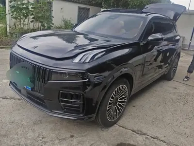 Lynk & Co 09