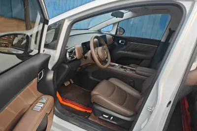Wuling 730