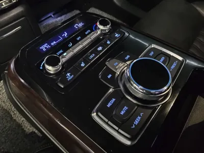 Genesis EQ900