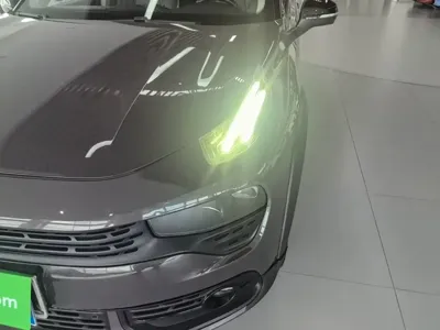 Lynk & Co 02