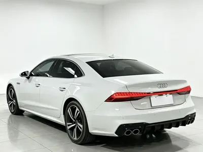 Audi A7L