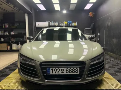 Audi R8