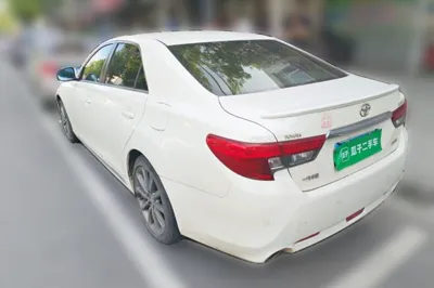 Toyota Reiz