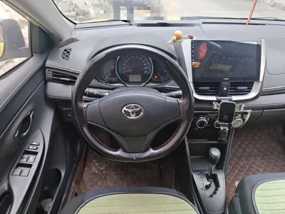 Toyota Yaris L
