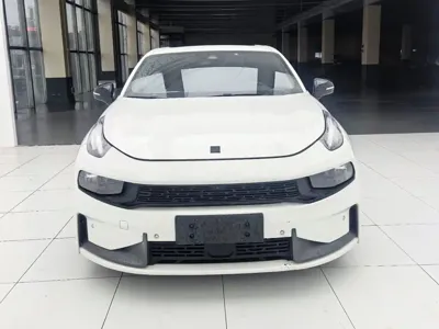 Lynk & Co 03