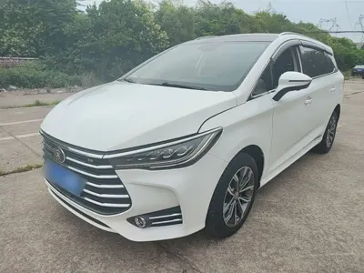 BYD MAX