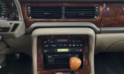 Jaguar XJ-6