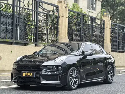 Lynk & Co 03