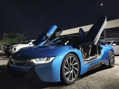 BMW i8