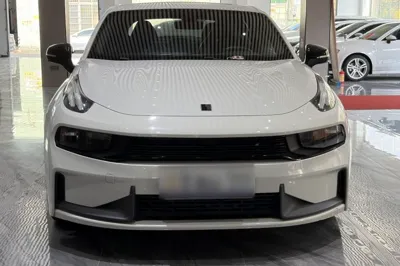 Lynk & Co 03
