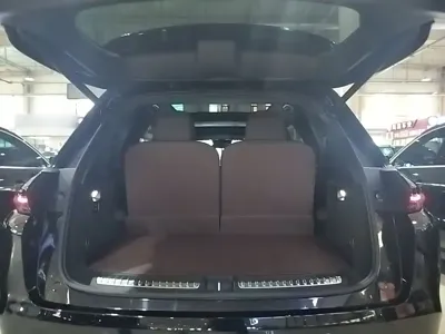 Li Auto Li L8