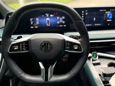 MG MG7