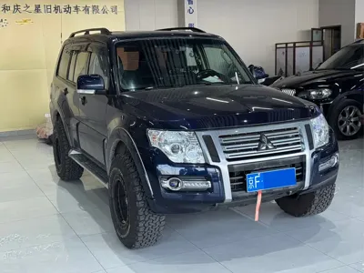Mitsubishi Pajero (Import)