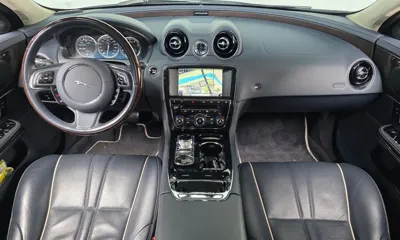 Jaguar XJ