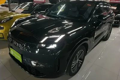 Lynk & Co 08 EM-P
