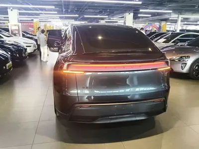 Tesla Model Y L
