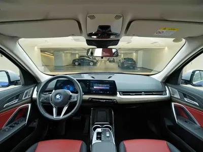 BMW iX1