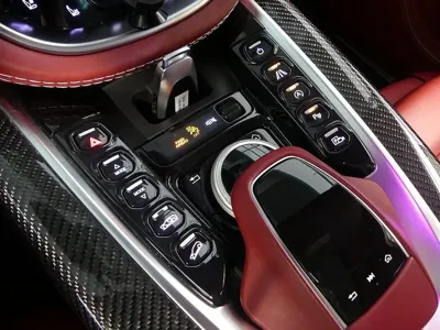 Astonmartin DBX