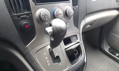 Hyundai Starex