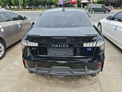 Lynk & Co 03