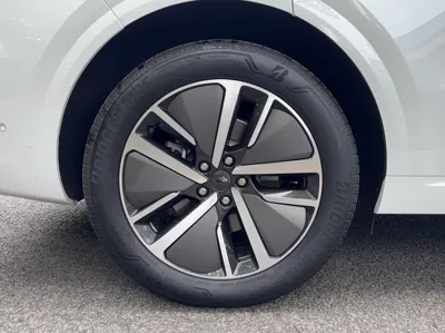 Li Auto L6