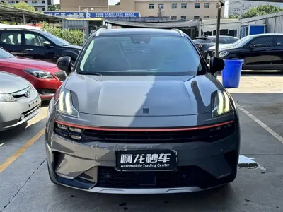 Lynk & Co 06