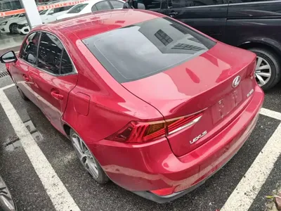 Lexus IS