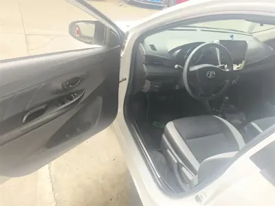 Toyota Yaris L